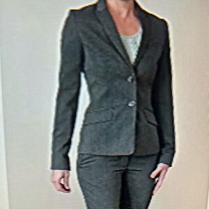 In excellent condition H and M grey women pant suits!